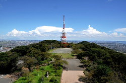 平塚湘南平のレストハウス展望台からのテレビ塔