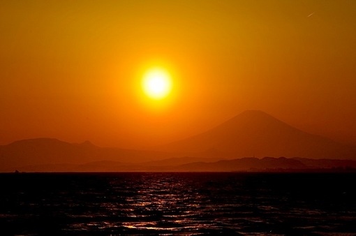 江ノ島片瀬西浜からダイヤモンド富士2015