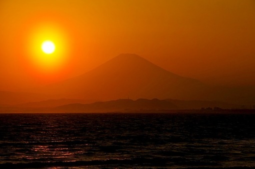江ノ島片瀬西浜からダイヤモンド富士2015