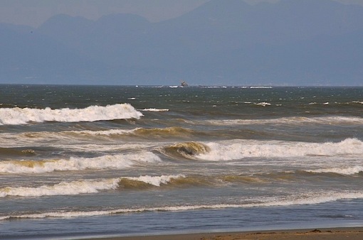 台風6号通過の江の島と湘南海岸