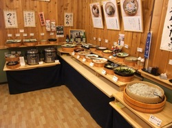 江ノ島しらす食べ放題まんぷく屋十大の店内