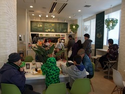 湘南江の島アイランドスパ湘南バーガーの店内