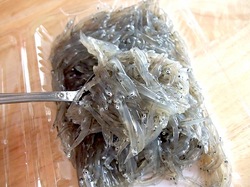 湘南江ノ島片瀬海岸の生しらす&シラス専門店浜野水産湘南丸の生シラス