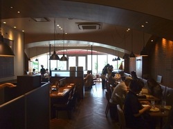 辻堂テラスモール湘南のハンバーグレストランいしがまやの店内