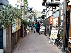 鎌倉小町通りのあげまっしゅプリンセスきのこの入口
