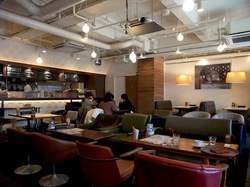 鎌倉どんぶりカフェダイニングbowls(ボウルズ)の店内