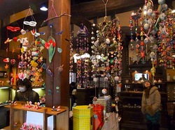 北鎌倉の雑貨店陶藝館で「北鎌倉吊し飾り展」