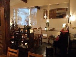 鎌倉のイタリアンレストラン「カチュッコ」の店内