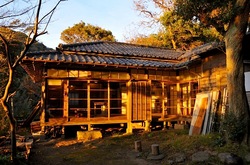 古民家ギャラリー「秋谷四季」で広田行正氏の湘南から見た富士山の写真展