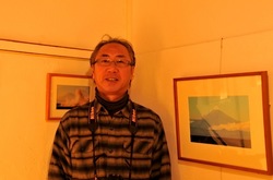古民家ギャラリー「秋谷四季」で広田行正氏の湘南から見た富士山の写真展