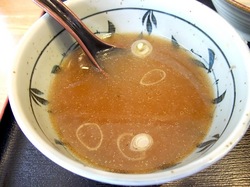 六会日大前豪快のチャーシューつけ麺スープ割り