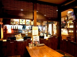 藤沢市善行の無化調ラーメン「ドラゴンキッチン」の店内
