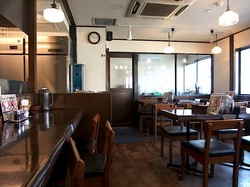 藤沢市湘南台の魚介系ラーメン田ぶしの店内
