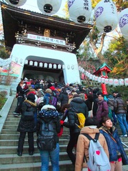 江島神社辺津宮の初詣