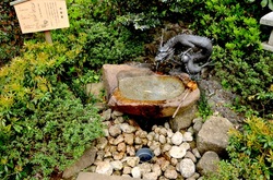 江島神社中津宮の水琴窟