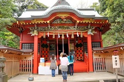 江島神社の中津宮