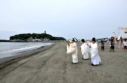 江ノ島片瀬海岸東浜海水浴場で海開き