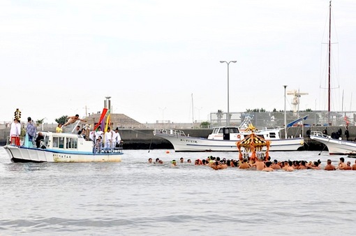 湘南江島神&社八坂神社の江ノ島天王祭2014海を渡る神輿渡御