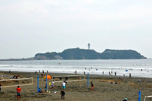 江ノ島湘南海岸公園サーフビレッジの平和の像