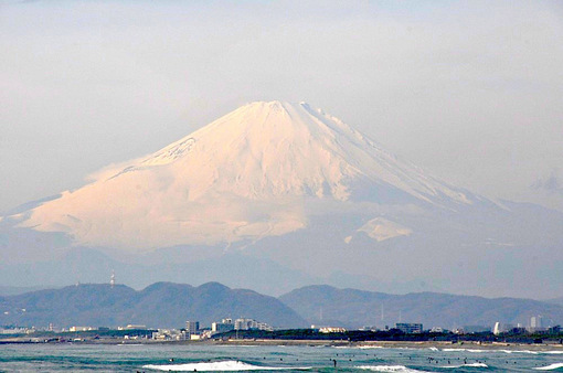 湘南海岸公園からの海と富士山