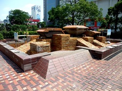 藤沢駅北口デッキサンパール広場の噴水