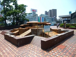 藤沢駅北口デッキサンパール広場の噴水