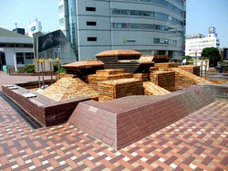 藤沢駅北口デッキサンパール広場の噴水