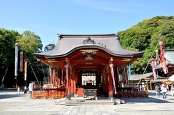 鎌倉鶴岡八幡宮の七夕祭りの舞殿