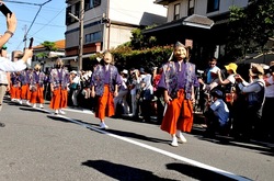 鎌倉御霊神社の例祭「面掛け行列」
