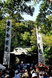 鎌倉御霊神社の例祭「面掛け行列」