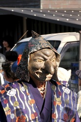 鎌倉御霊神社の例祭「面掛け行列」