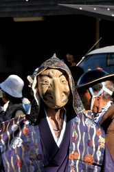 鎌倉御霊神社の例祭「面掛け行列」