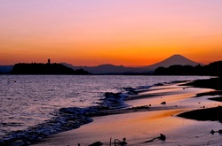七里ガ浜から沈む夕日