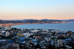 鎌倉長谷寺の紅葉と眺望散策路からの海