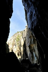 世界遺産を目指す五島列島のカトリック教会群上五島若松島のキリシタン洞窟