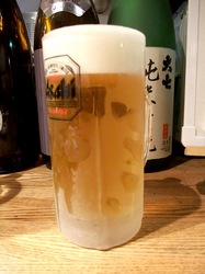 藤沢善行のホルモン焼き元気屋の生ビール