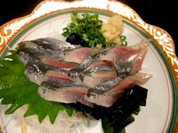 藤沢市善行の炉端焼き居酒屋北の家族のアジの刺身