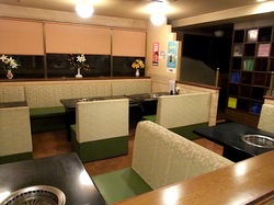 藤沢市善行の焼き肉松の実の店内